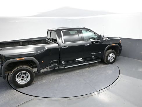 Used 2022 GMC Sierra 3500 Denali w/ Denali Ultimate Package AWD/4WD image 33