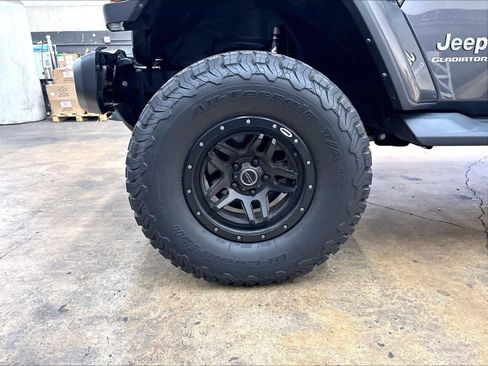 Used 2021 Jeep Gladiator Overland w/ Popular Equipment Package AWD/4WD image 12