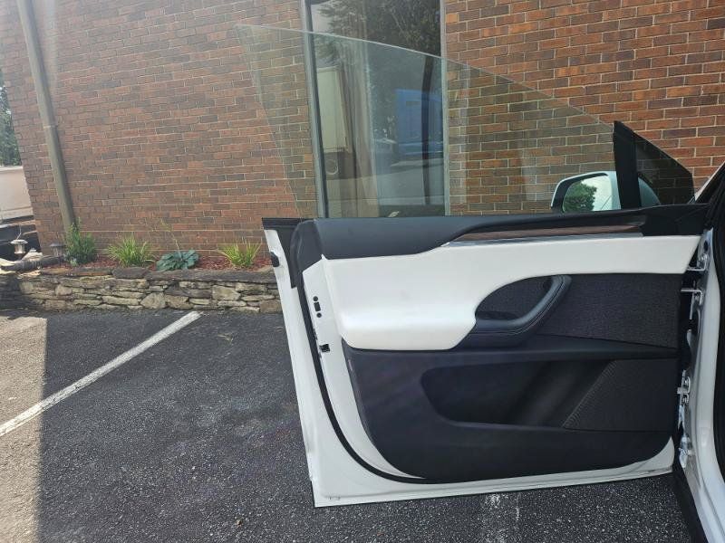 Used 2023 Tesla Model X AWD/4WD image 34