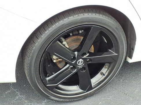Used 2022 Nissan Sentra SR w/ Midnight Edition FWD image 18