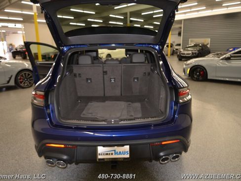Used 2023 Porsche Macan image 41