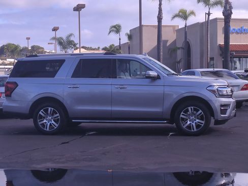 Used 2023 Ford Expedition Max Limited image 5