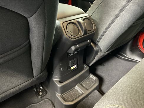 Certified 2025 Jeep Wrangler Sahara w/ Safety Group image 27