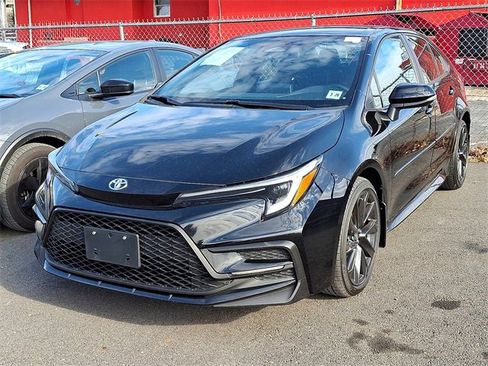 Certified 2023 Toyota Corolla SE image 3