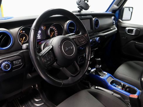 Used 2022 Jeep Gladiator Willys image 27