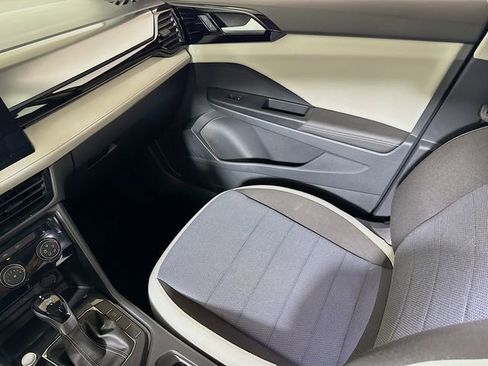 Used 2025 Volkswagen Taos S image 19