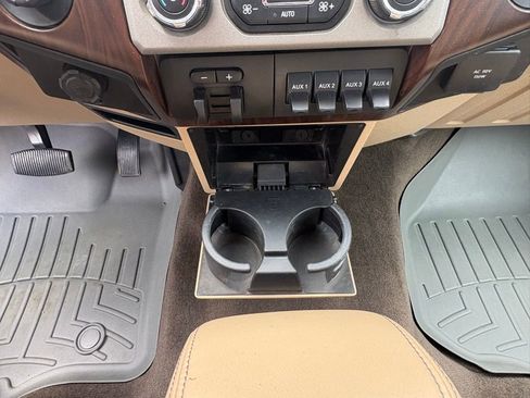 Used 2013 Ford F250 Lariat w/ Lariat Interior Pkg image 22