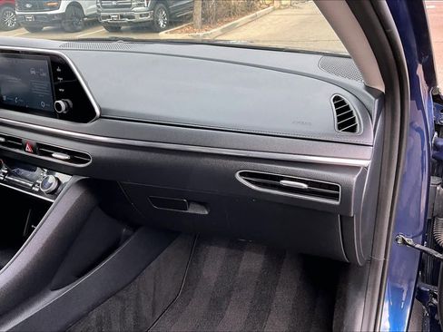 Used 2021 Hyundai Sonata SEL w/ Preferred Accessory Package image 18