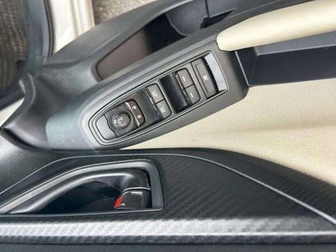 Used 2018 Subaru Impreza 2.0i Premium image 13