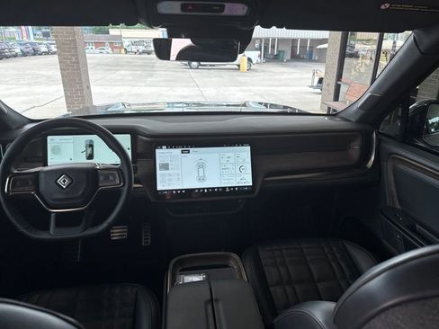 Used 2025 Rivian R1S Premium AWD/4WD image 27