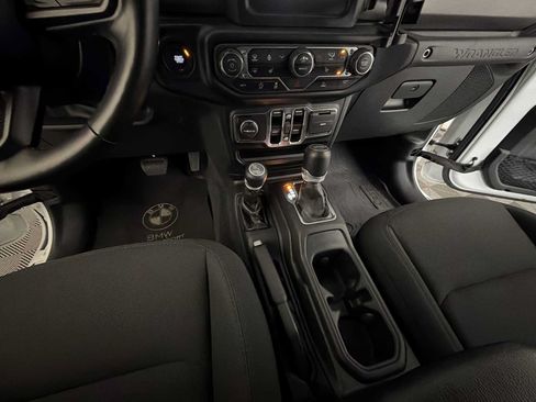 Used 2022 Jeep Wrangler Unlimited Sport AWD/4WD image 18