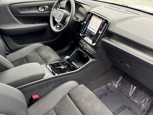 Certified 2023 Volvo XC40 Recharge Ultimate w/ Protection Package Premier AWD/4WD image 19