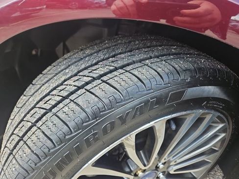 Used 2018 Ford Fusion SE w/ Fusion SE Technology Package FWD image 28