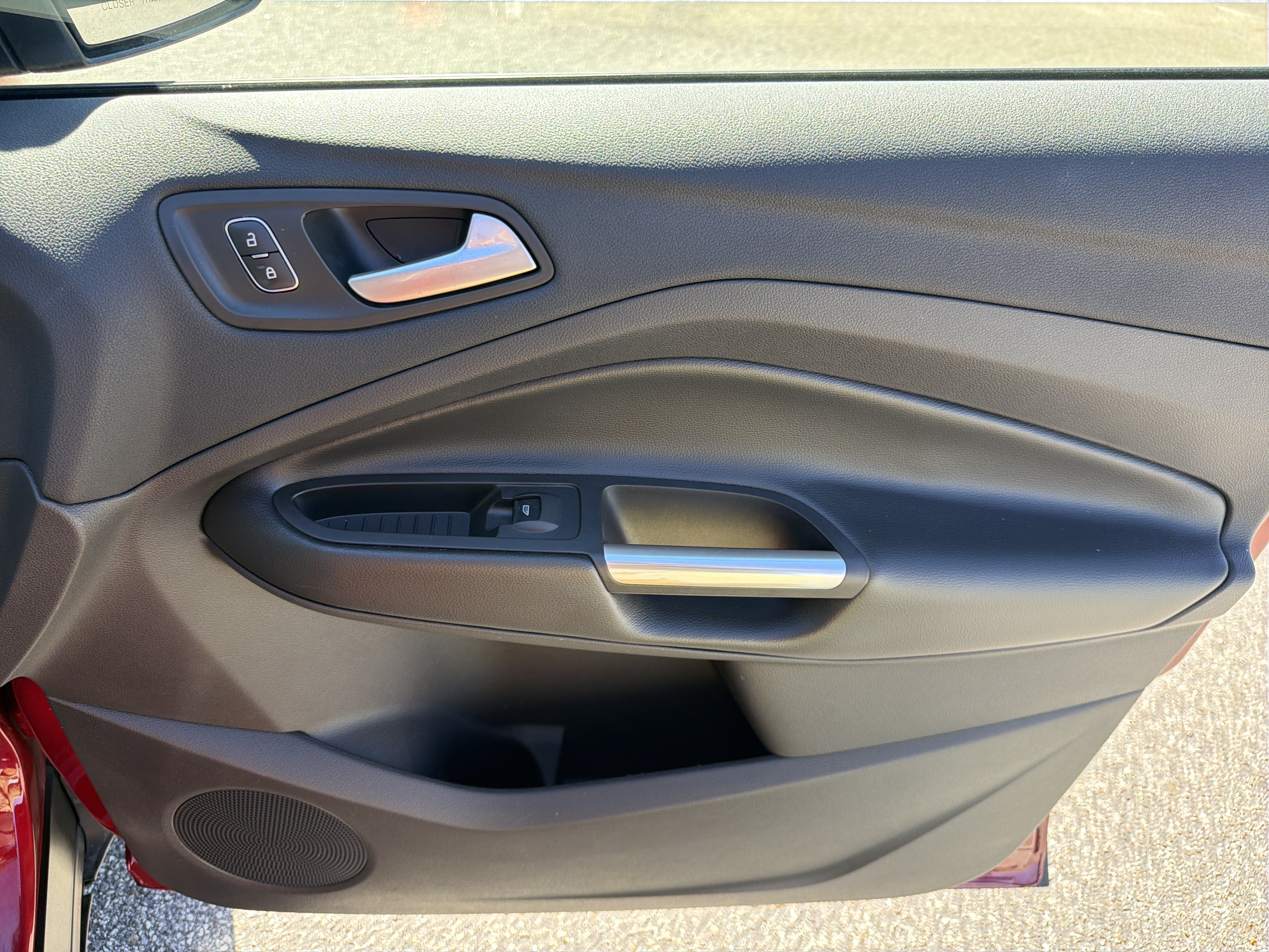 Used 2018 Ford Escape SE FWD image 25