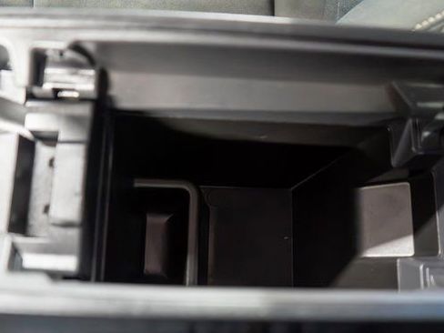 Used 2023 Nissan Rogue S image 30