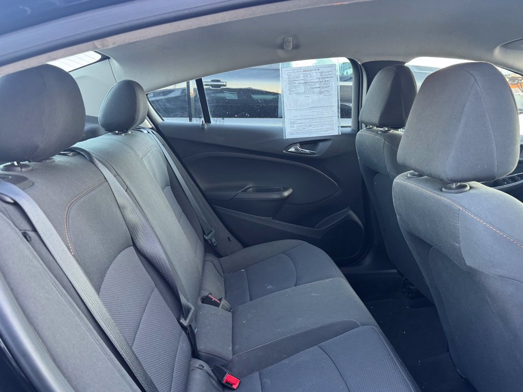 Used 2017 Chevrolet Malibu LT FWD image 18