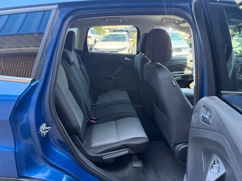 Used 2017 Ford Escape SE w/ Equipment Group 201A FWD image 12