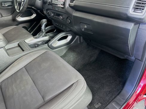Used 2022 Nissan Frontier SV AWD/4WD image 33