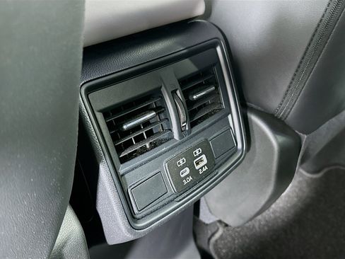 Used 2025 Subaru Forester Premium AWD/4WD image 27