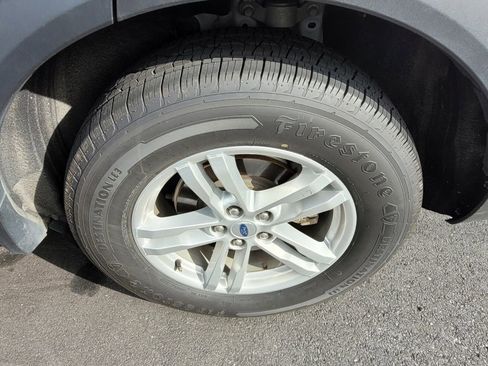 Used 2023 Ford Explorer XLT w/ Equipment Group 202A image 10