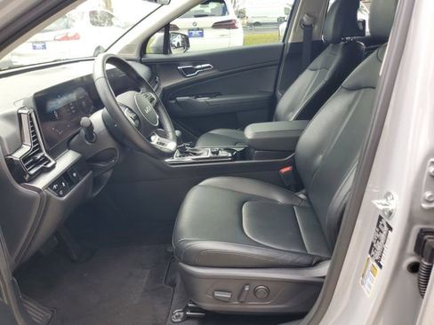 Used 2025 Kia Sportage SX image 16