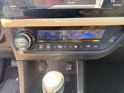 Used 2014 Toyota Corolla LE FWD image 12