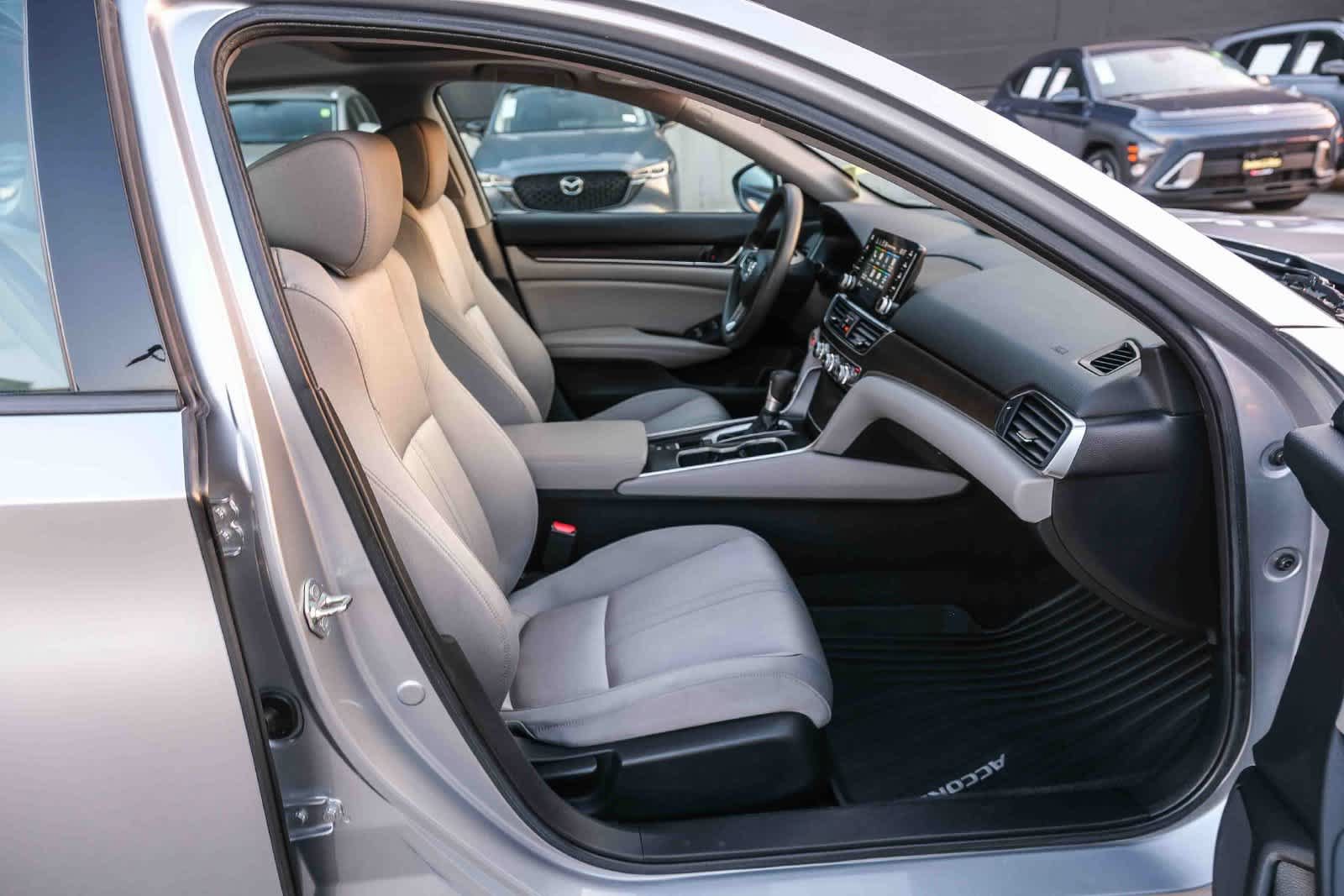 Used 2020 Honda Accord EX image 18