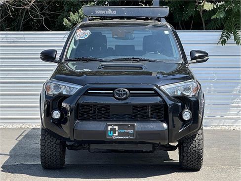 Used 2020 Toyota 4Runner Venture w/ Moonroof Package AWD/4WD image 7