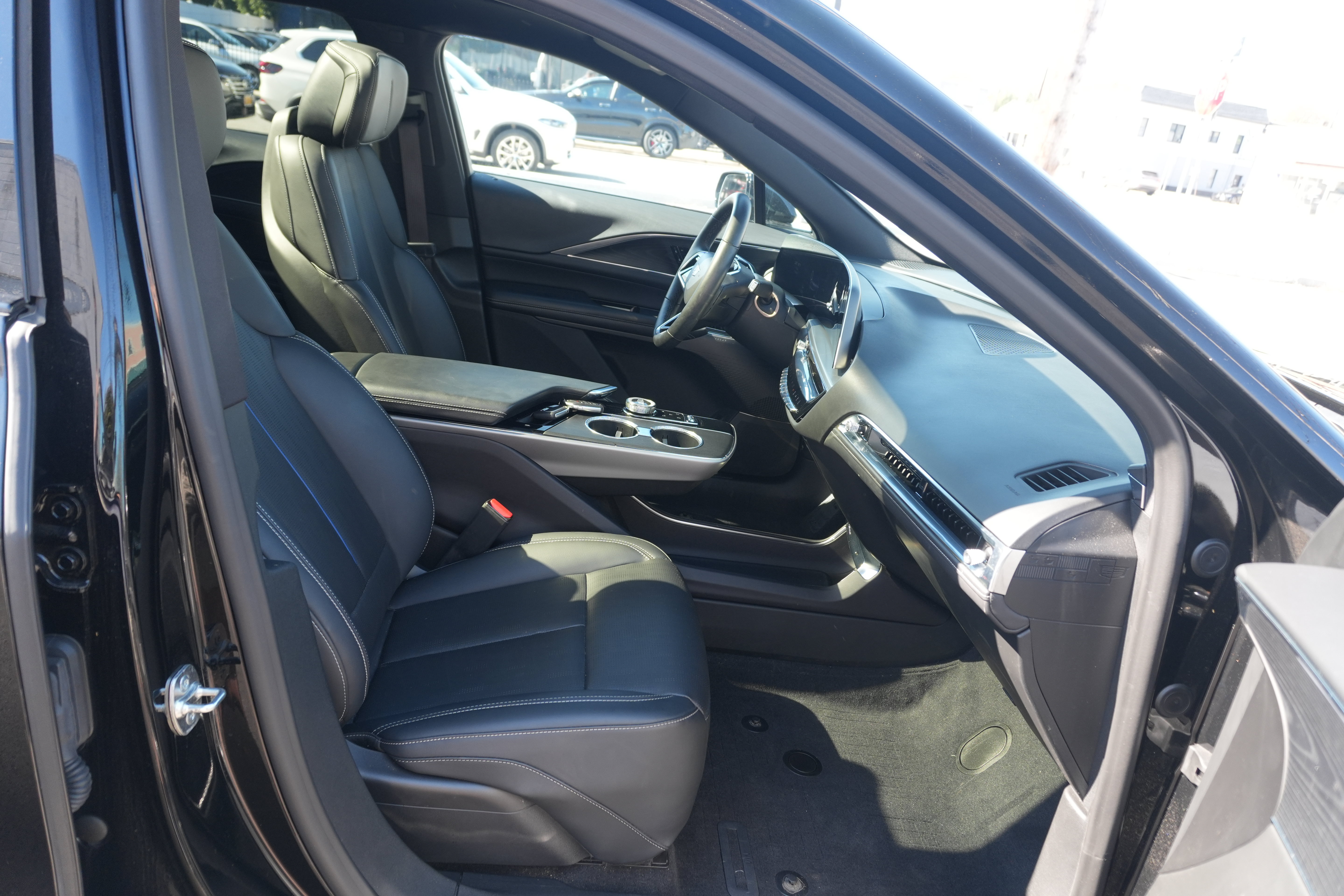 Used 2024 Cadillac Lyriq Sport AWD/4WD image 29