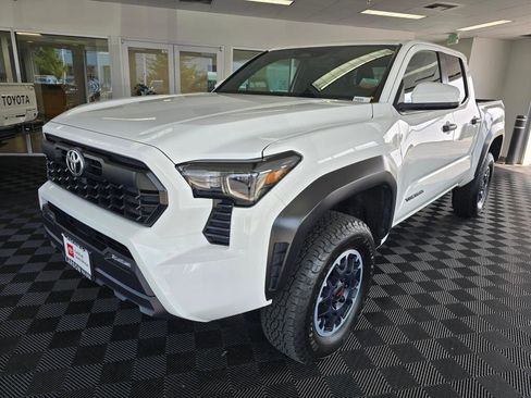 Used 2024 Toyota Tacoma TRD Off-Road AWD/4WD image 7