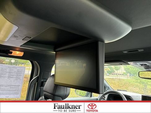 Certified 2025 Toyota Sienna XLE Woodland Edition AWD/4WD image 21