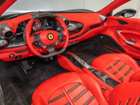 Used 2021 Ferrari F8 Tributo RWD image 19