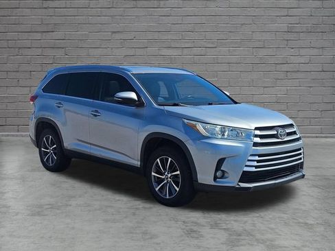 Used 2019 Toyota Highlander XLE FWD image 7