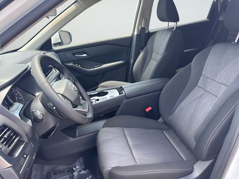 Used 2026 Nissan Rogue SV FWD image 28