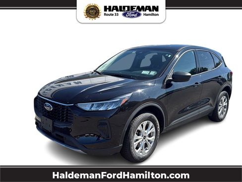 Used 2025 Ford Escape Active AWD/4WD image 1
