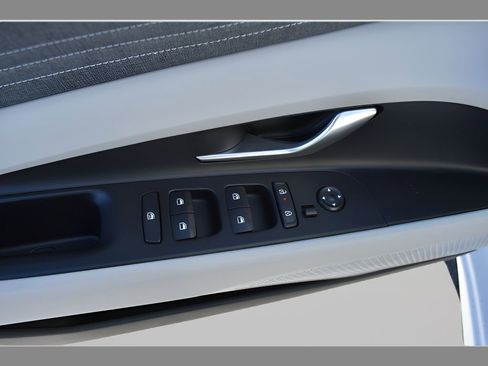 New 2026 Hyundai Elantra Limited FWD image 17