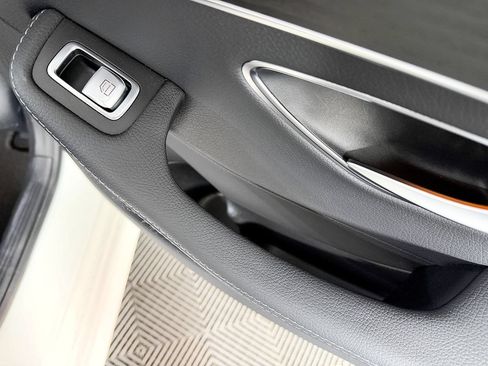 Used 2015 Mercedes-Benz C 300 Sedan image 41