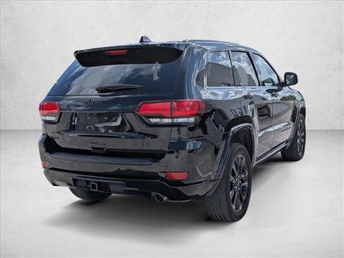 Used 2020 Jeep Grand Cherokee Altitude AWD/4WD image 5