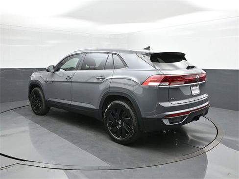 New 2026 Volkswagen Atlas Cross Sport SE image 5