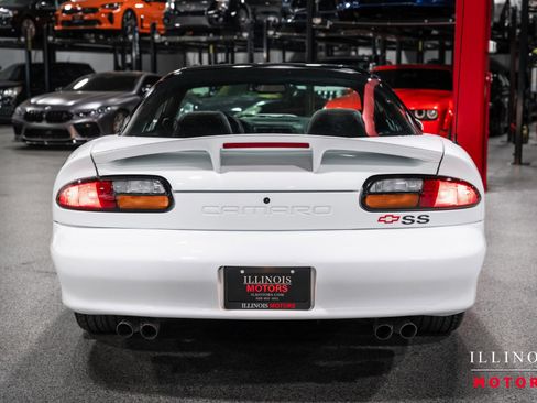 Used 2000 Chevrolet Camaro Z28 w/ SS Performance/Appearance Pkg RWD image 4