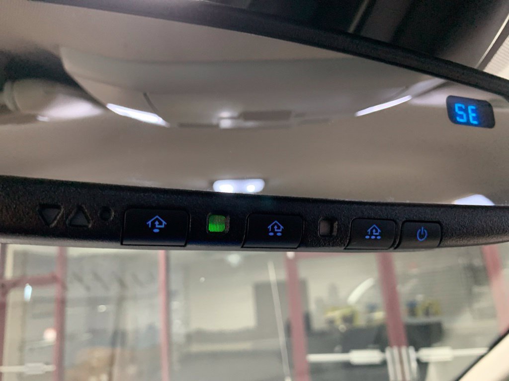 Used 2018 Toyota Tundra SR5 w/ SR5 Upgrade Package AWD/4WD image 23