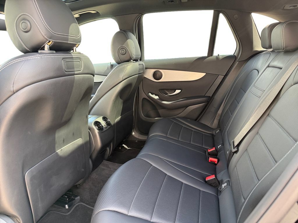 Used 2019 Mercedes-Benz GLC 300 4MATIC image 27