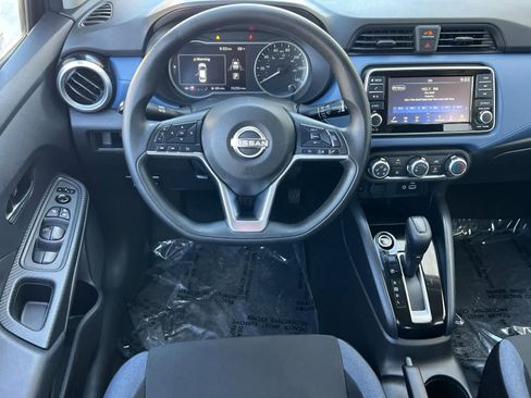 Used 2025 Nissan Versa SV image 15