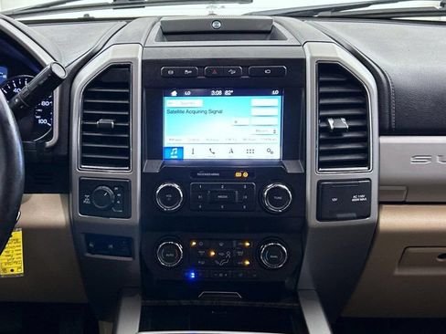 Used 2019 Ford F250 Lariat w/ Chrome Package AWD/4WD image 12