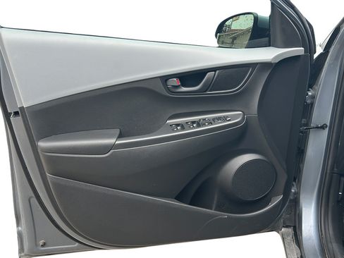 Used 2019 Hyundai Kona SE FWD image 11