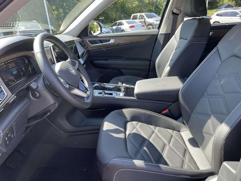 New 2026 Volkswagen Atlas SE FWD image 17