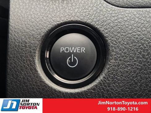 Used 2025 Toyota Camry SE image 24