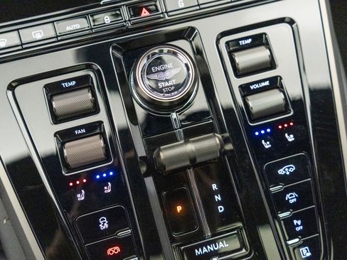 Used 2025 Aston Martin DBX 707 image 29