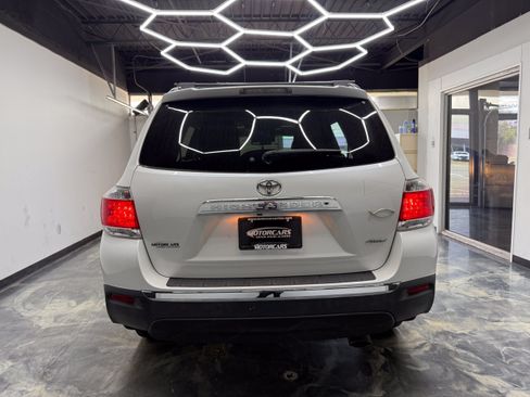 Used 2013 Toyota Highlander Limited AWD/4WD image 9