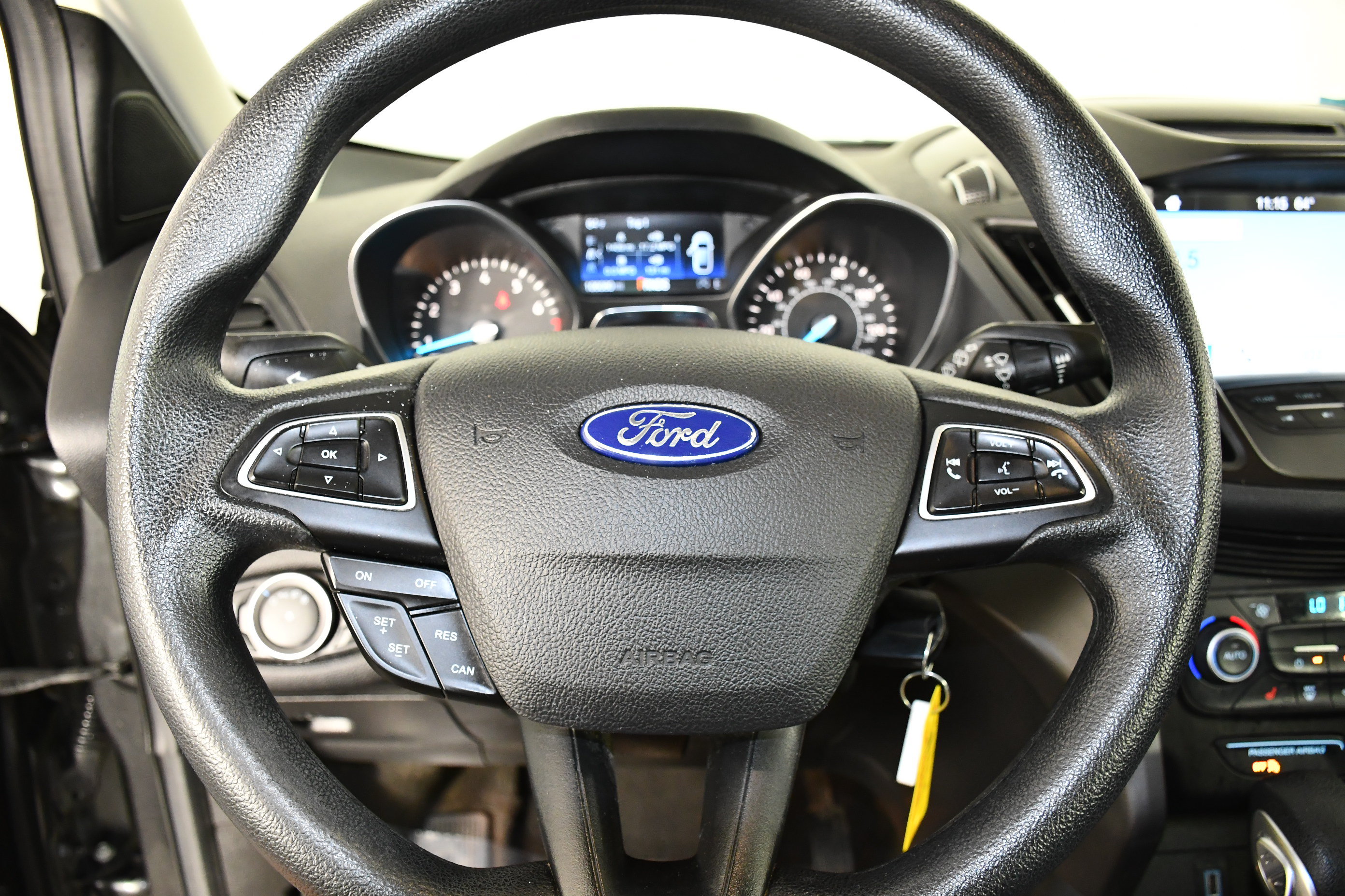 Used 2018 Ford Escape SE w/ SE Sync 3 Package AWD/4WD image 19